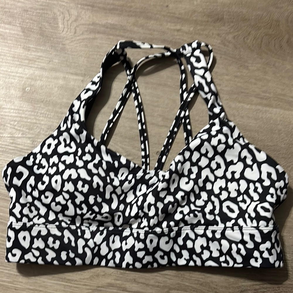 Zyia Black and Whitel Print Sports Bra